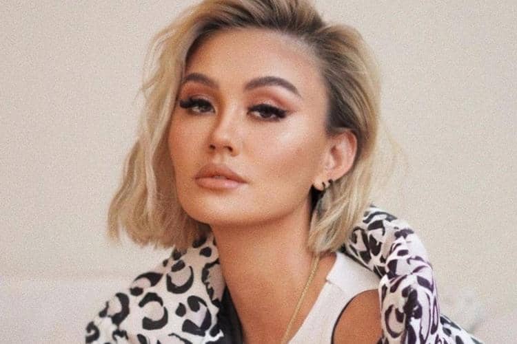 instagram.com/agnezmo