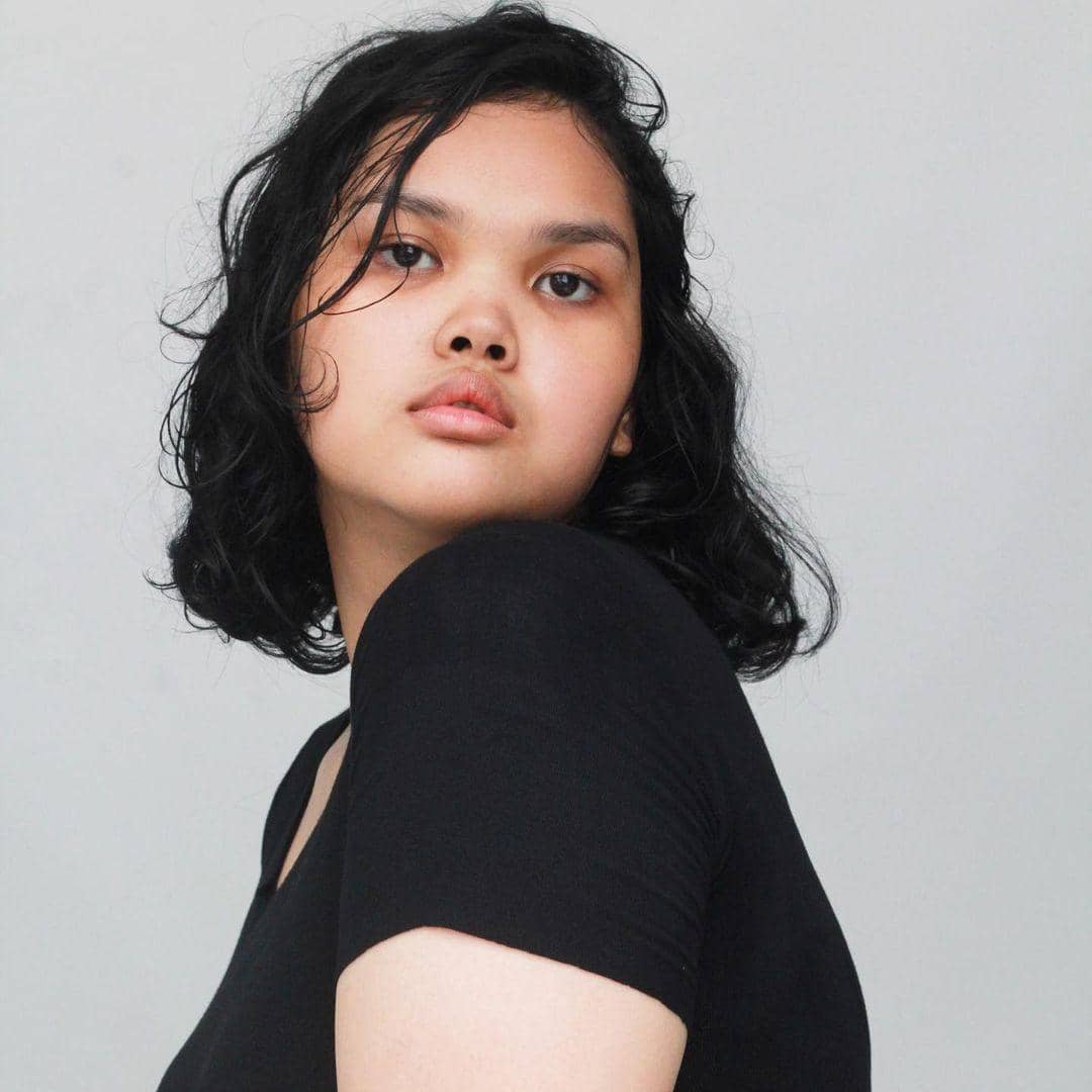 instagram.com/shahnaz.indira