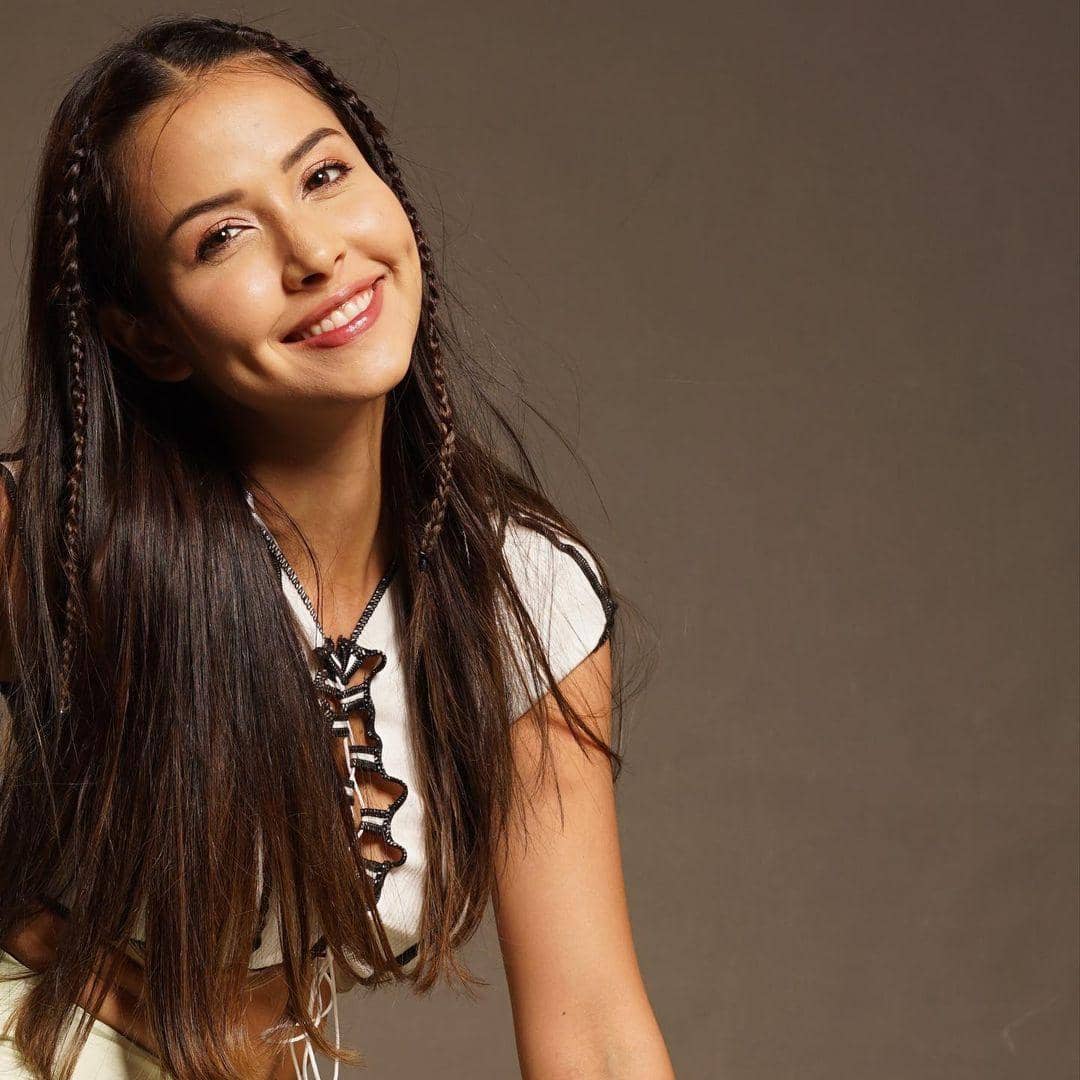 instagram.com/estelleelinden