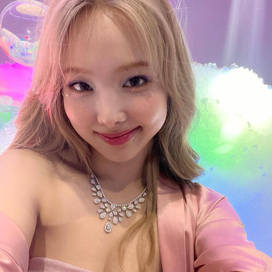 instagram.com/nayeonyny