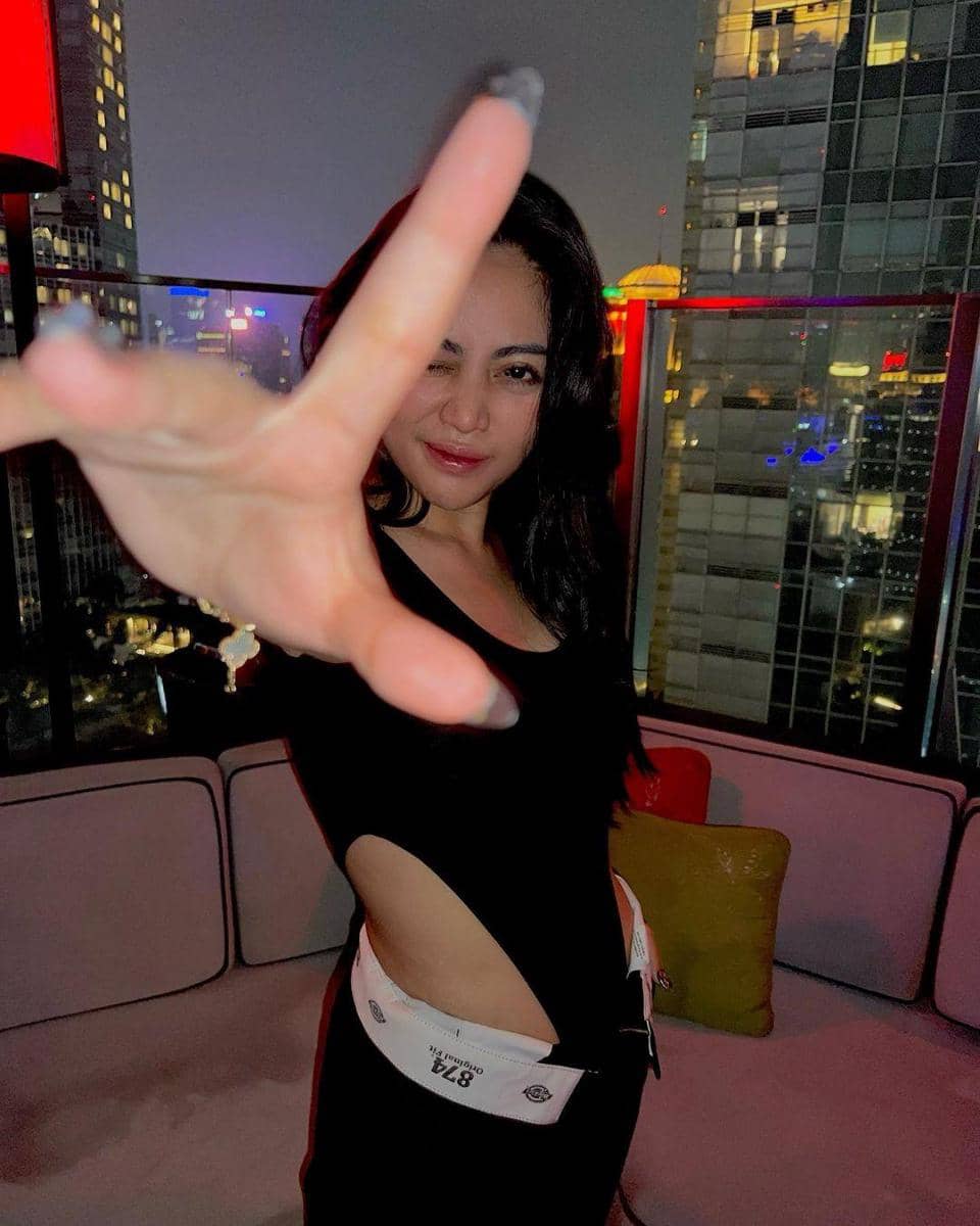 instagram.com/rachelvennya