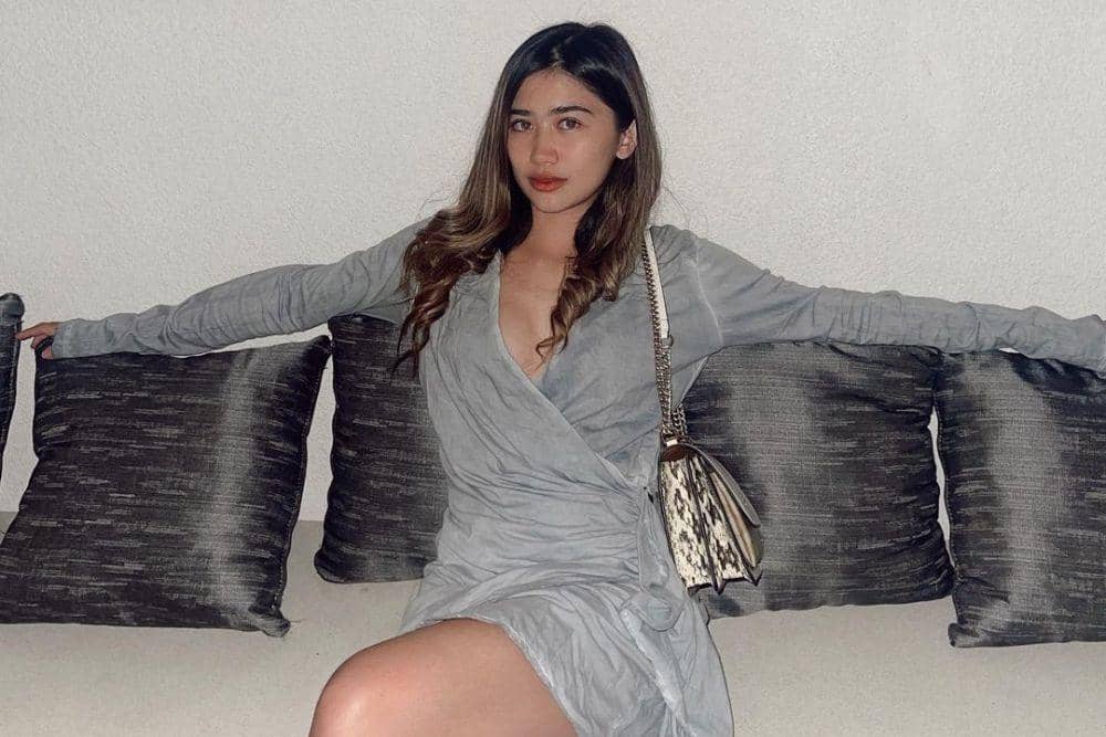 instagram.com/josephinefirmstone