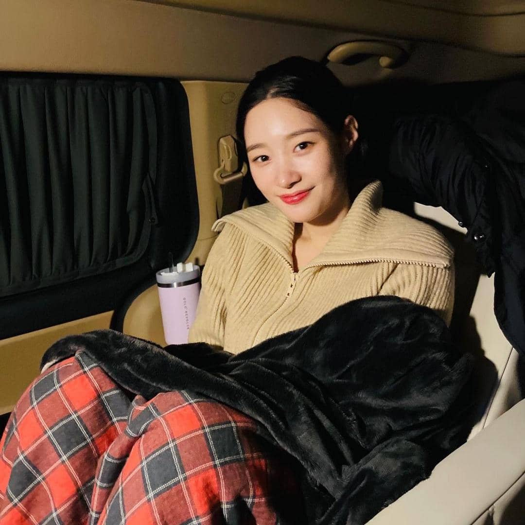 instagram.com/j_chaeyeoni