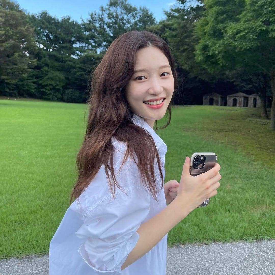 instagram.com/j_chaeyeoni