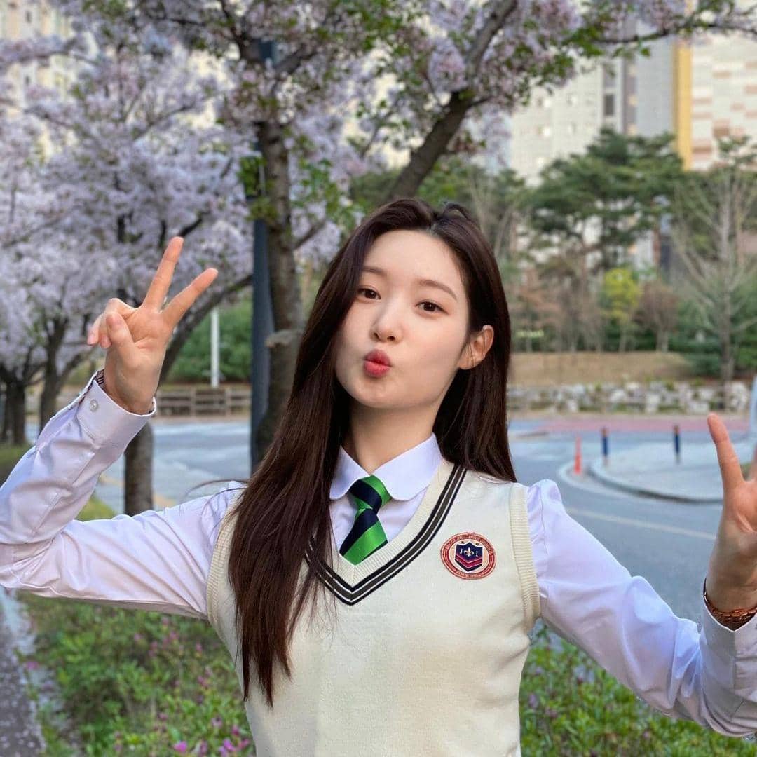 instagram.com/j_chaeyeoni