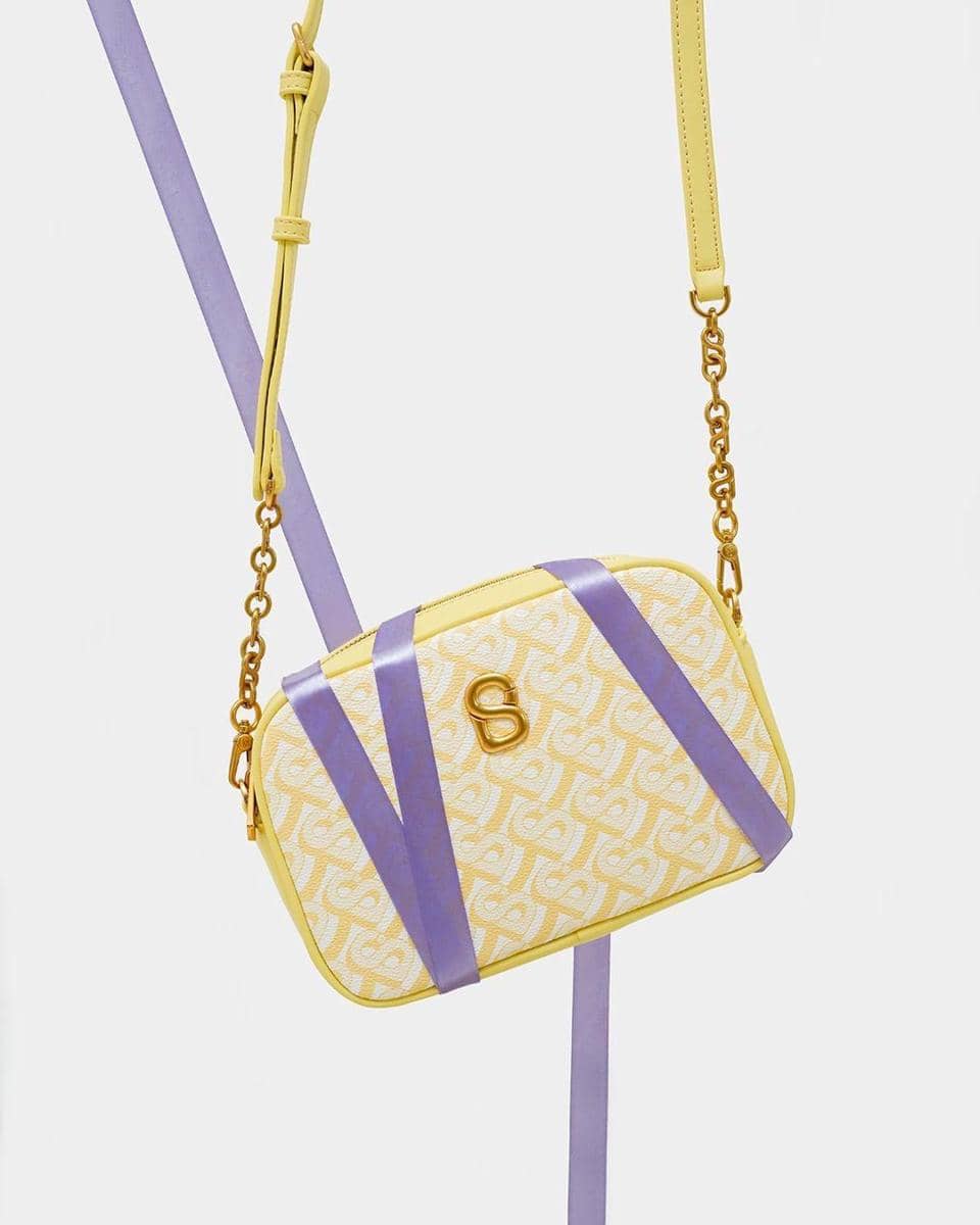 instagram.com/buttonscarves