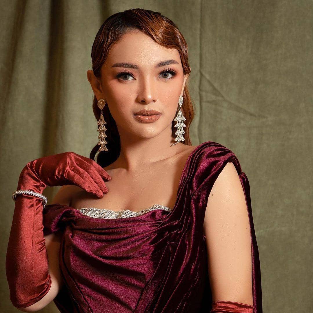 instagram.com/zaskia_gotix