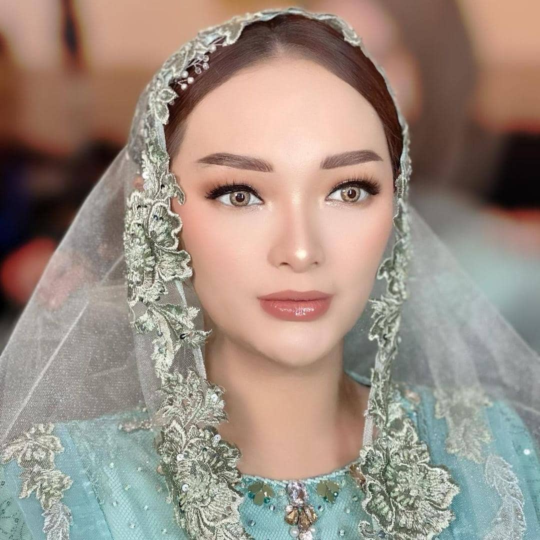 instagram.com/zaskia_gotix