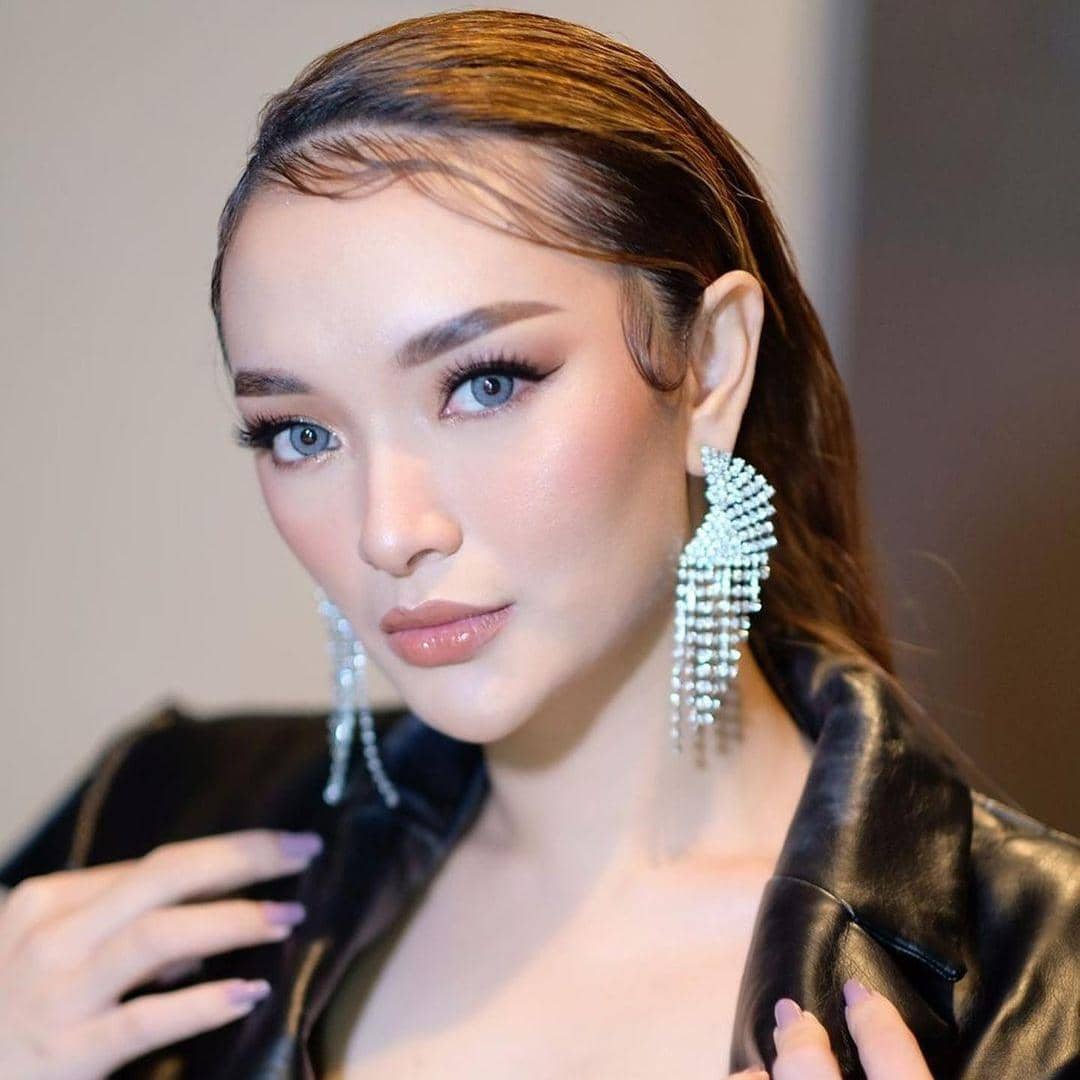 instagram.com/zaskia_gotix