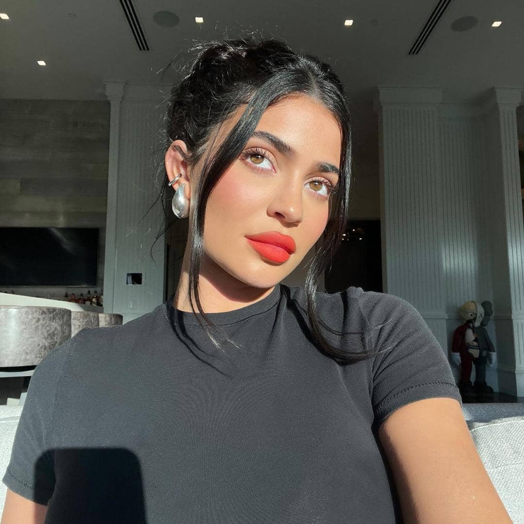 instagram.com/kyliejenner