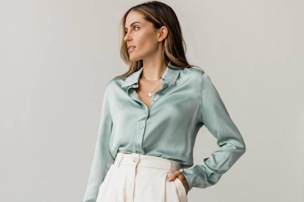 13 Model Baju Atasan Perempuan Lengan Panjang Terbaru, Stylish!