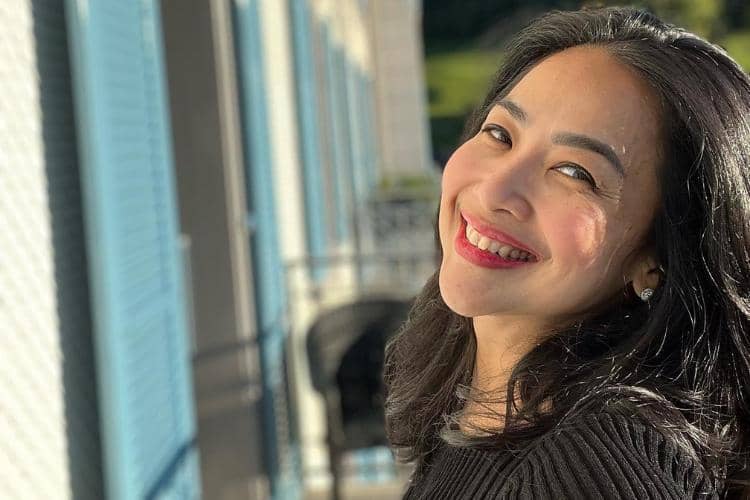 instagram.com/fenirose