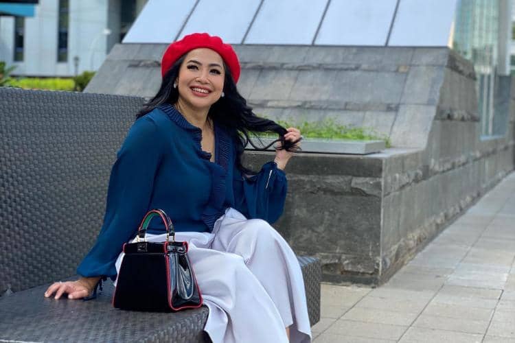 instagram.com/fenirose