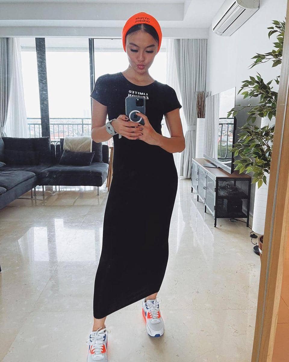 instagram.com/agnezmo