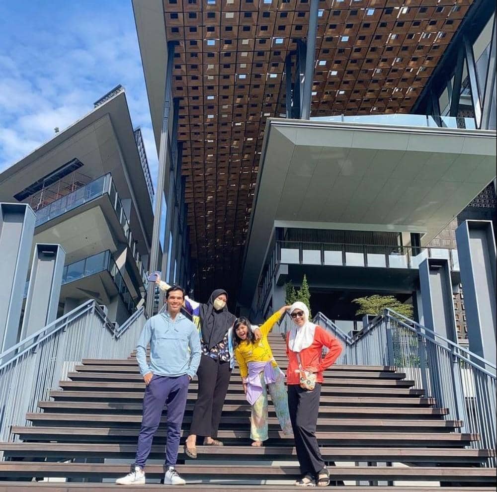 Instagram.com/adrianmaulana