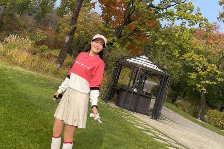 instagram.com/umjeewon