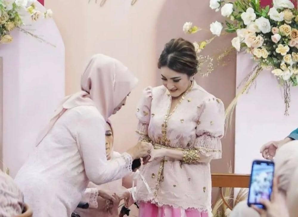 Instagram.com/kikiamaliaworld