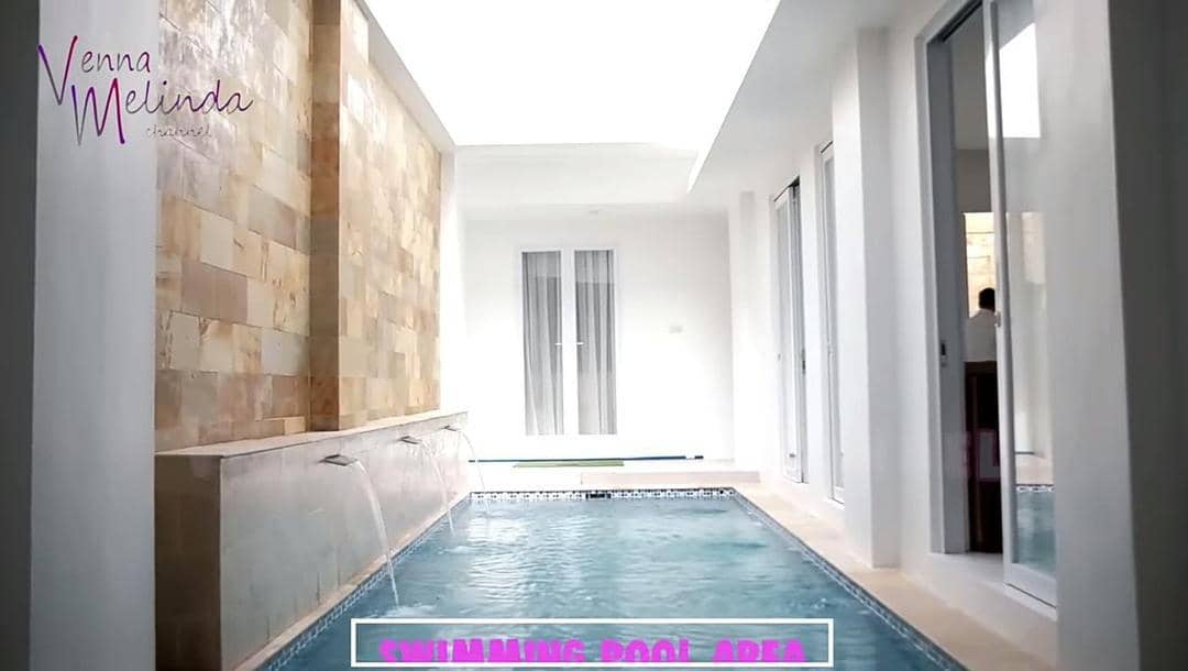 YouTube.com / Venna Melinda Channel