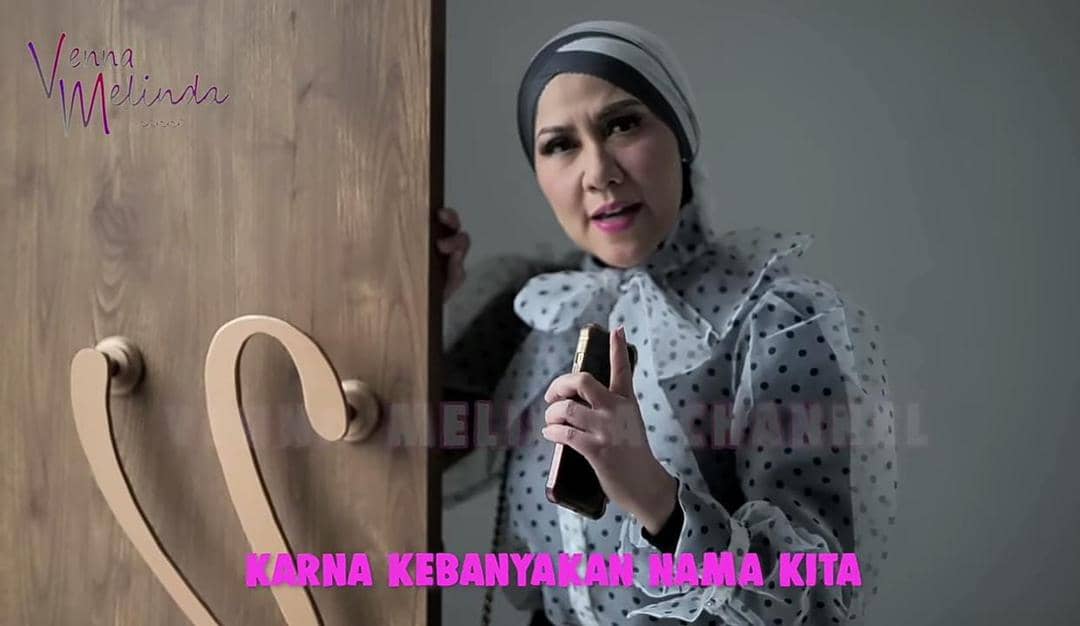 YouTube.com / Venna Melinda Channel