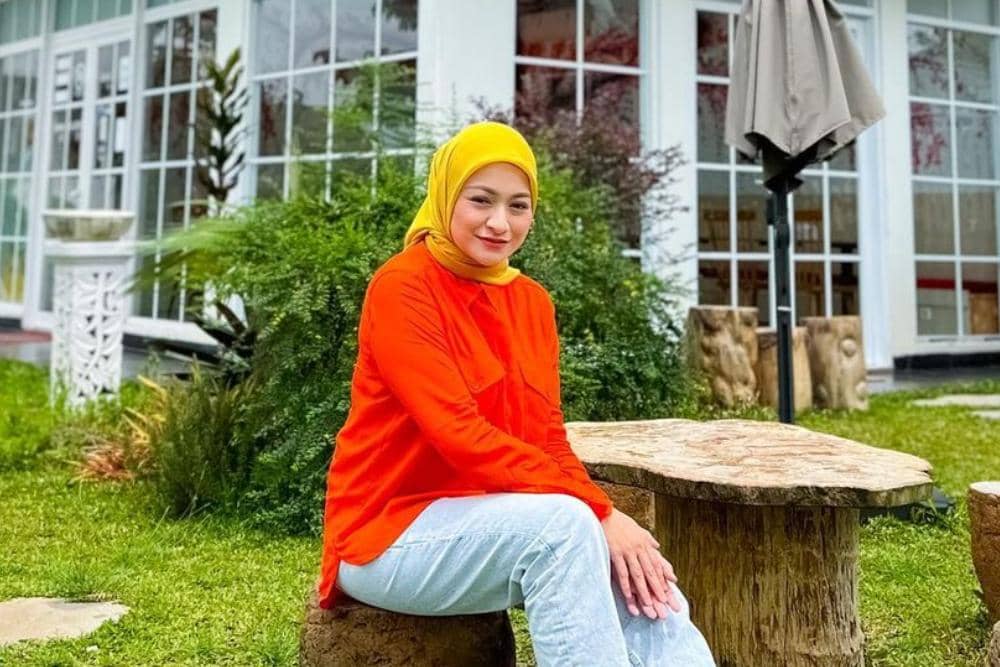 instagram.com/nathalieholscher