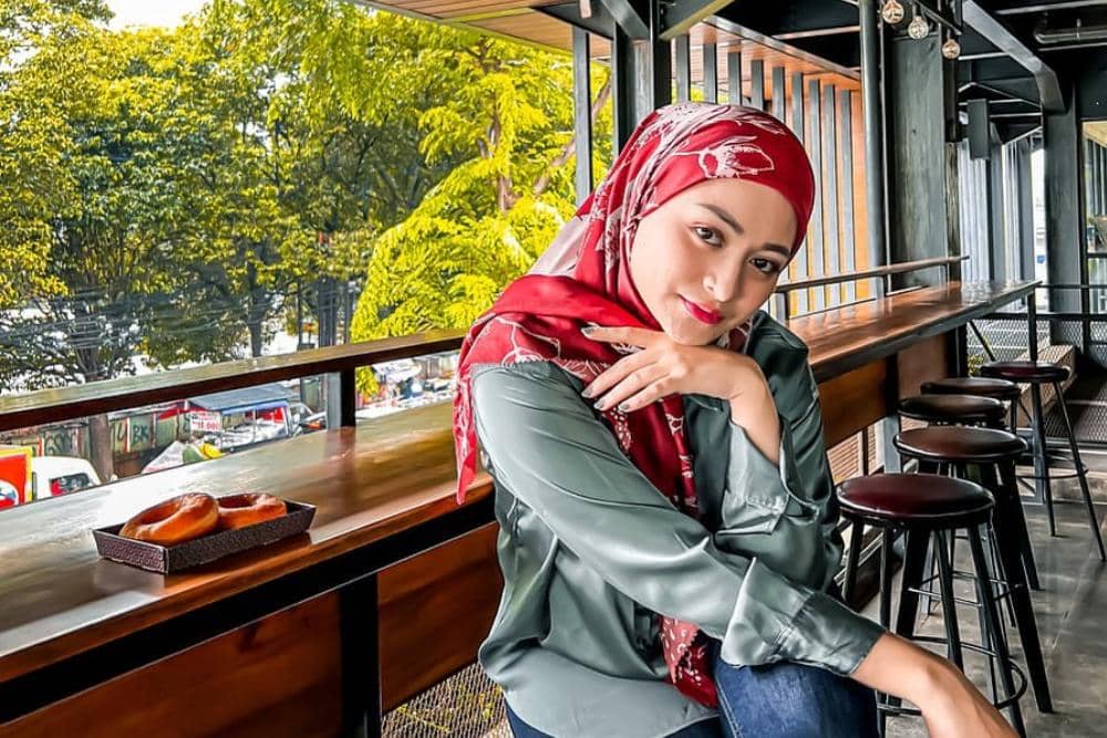 instagram.com/nathalieholscher