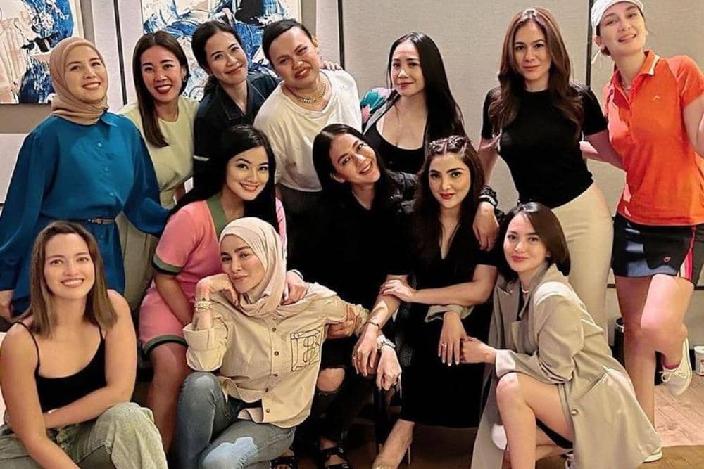 instagram.com/tya_ariestya