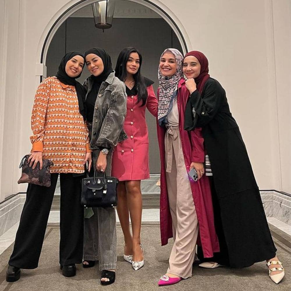 instagram.com/tya_ariestya