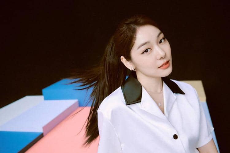 instagram.com/yunakim