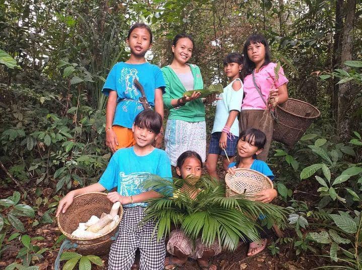 Instagram.com / plorenthina_dessy96