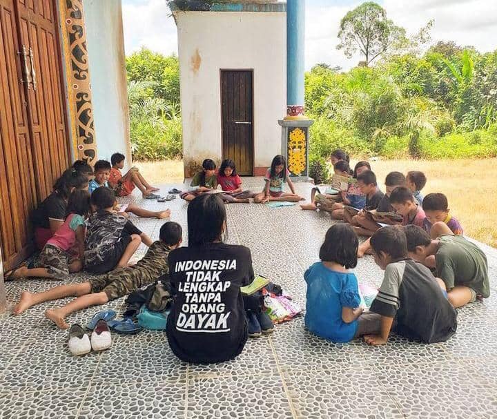 Instagram.com / plorenthina_dessy96