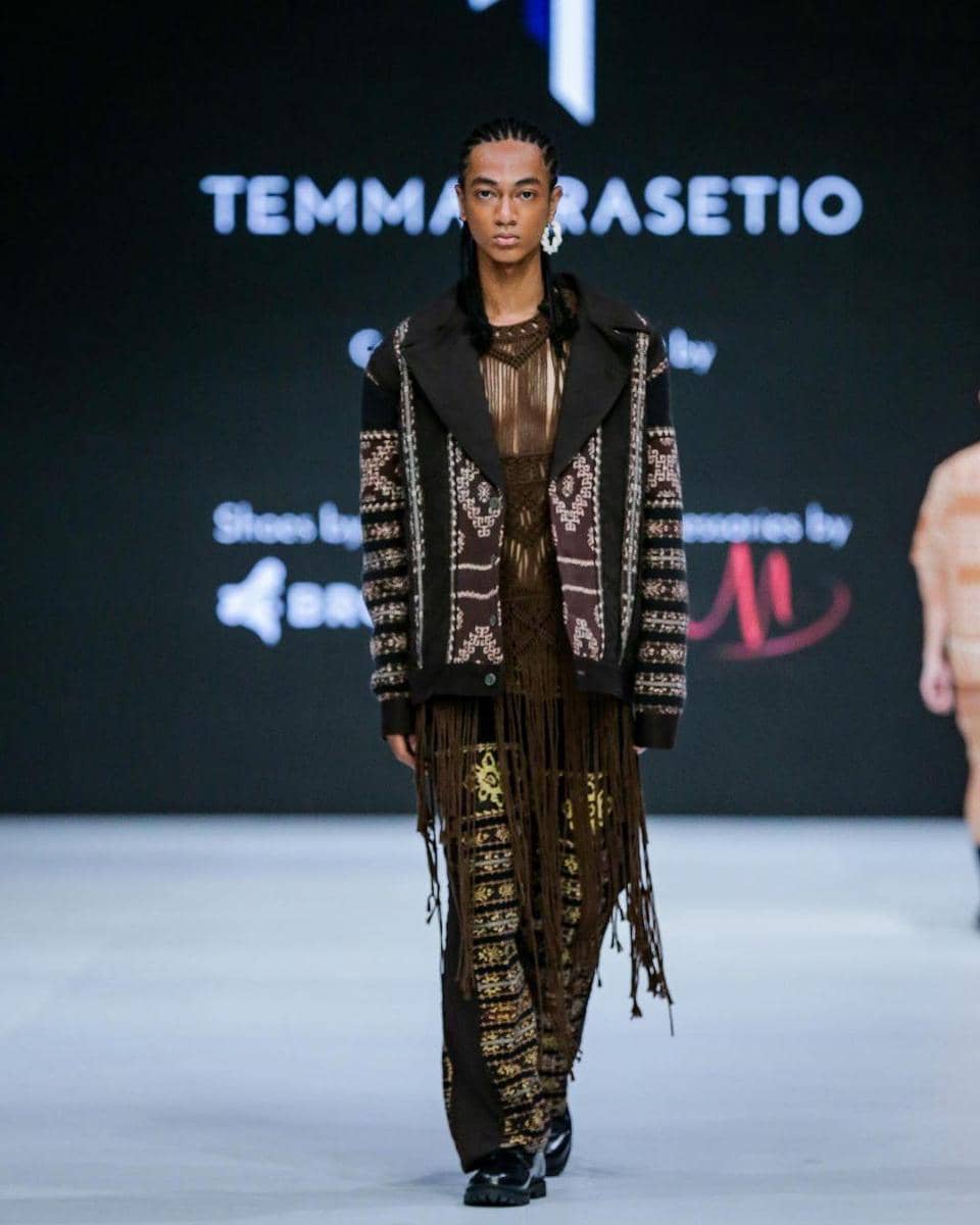 instagram.com/jfwofficial