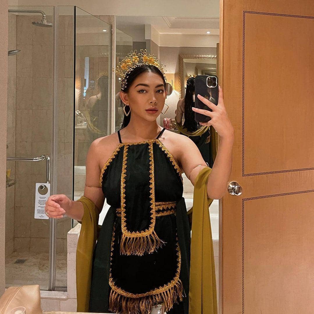 instagram.com/_shaniasalsabila