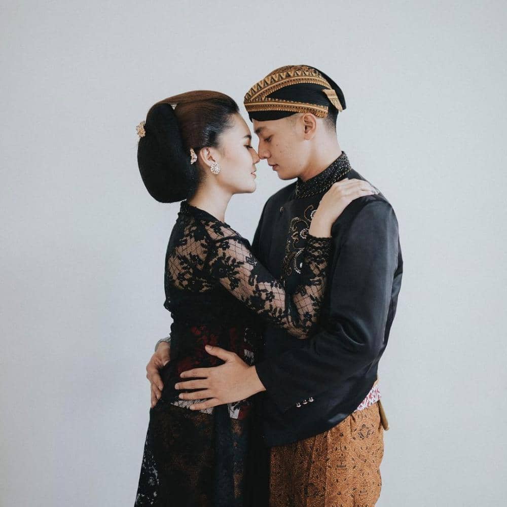 instagram.com/nellakharisma