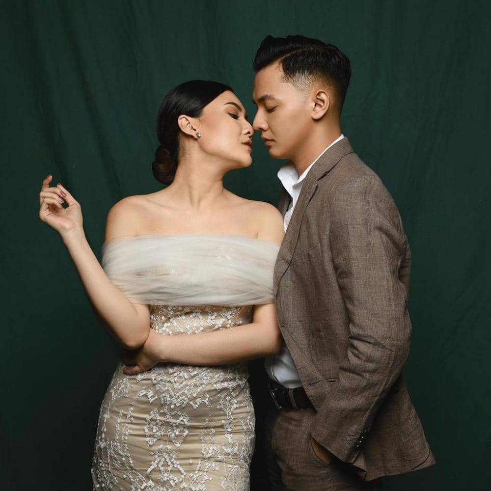 instagram.com/nellakharisma