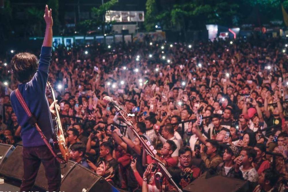 instagram.com/sheilaon7