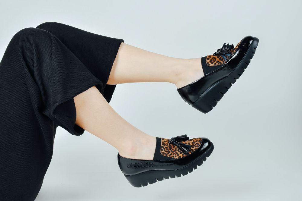 10 Sepatu Perempuan Kekinian yang Bikin Penampilan Makin Keren