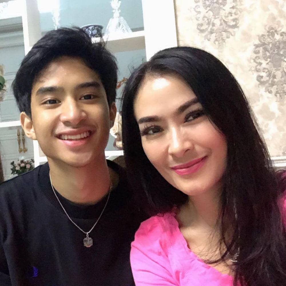 instagram.com/isdadahlia