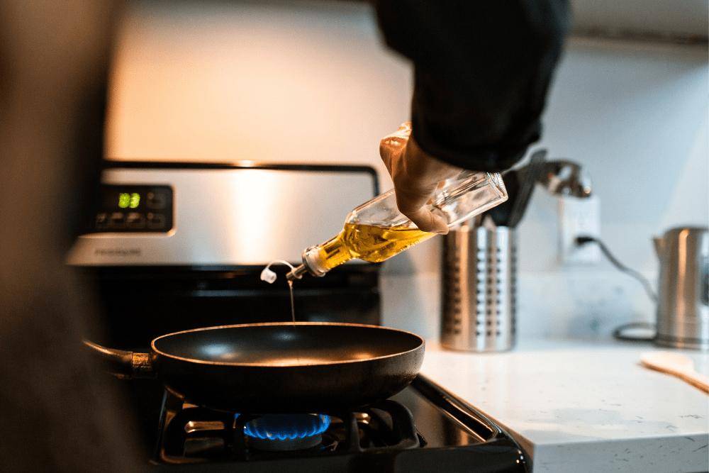 10 Merek Minyak Goreng Terbaik untuk Memasak, Mana yang Kamu Pakai?