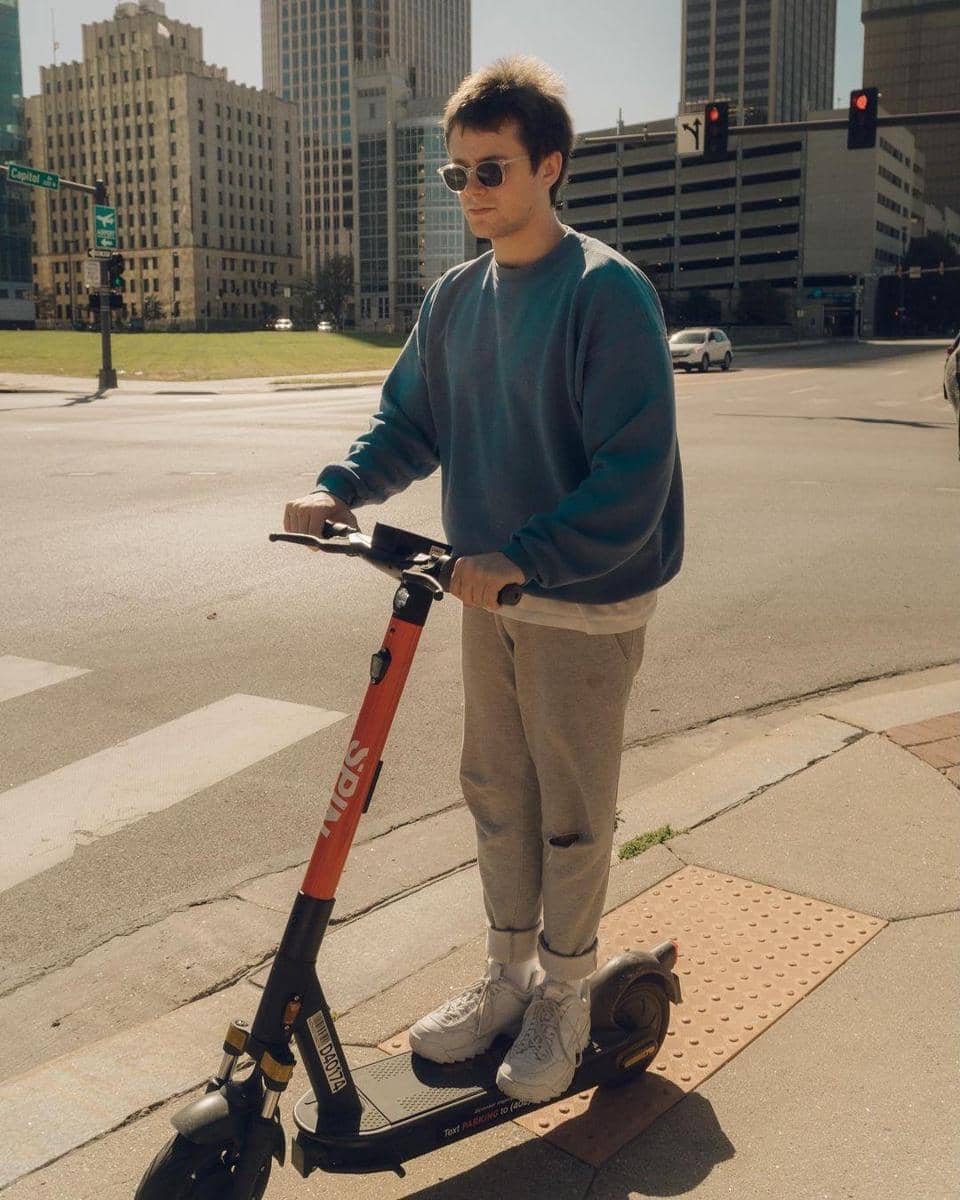 instagram.com/alecbenjamin