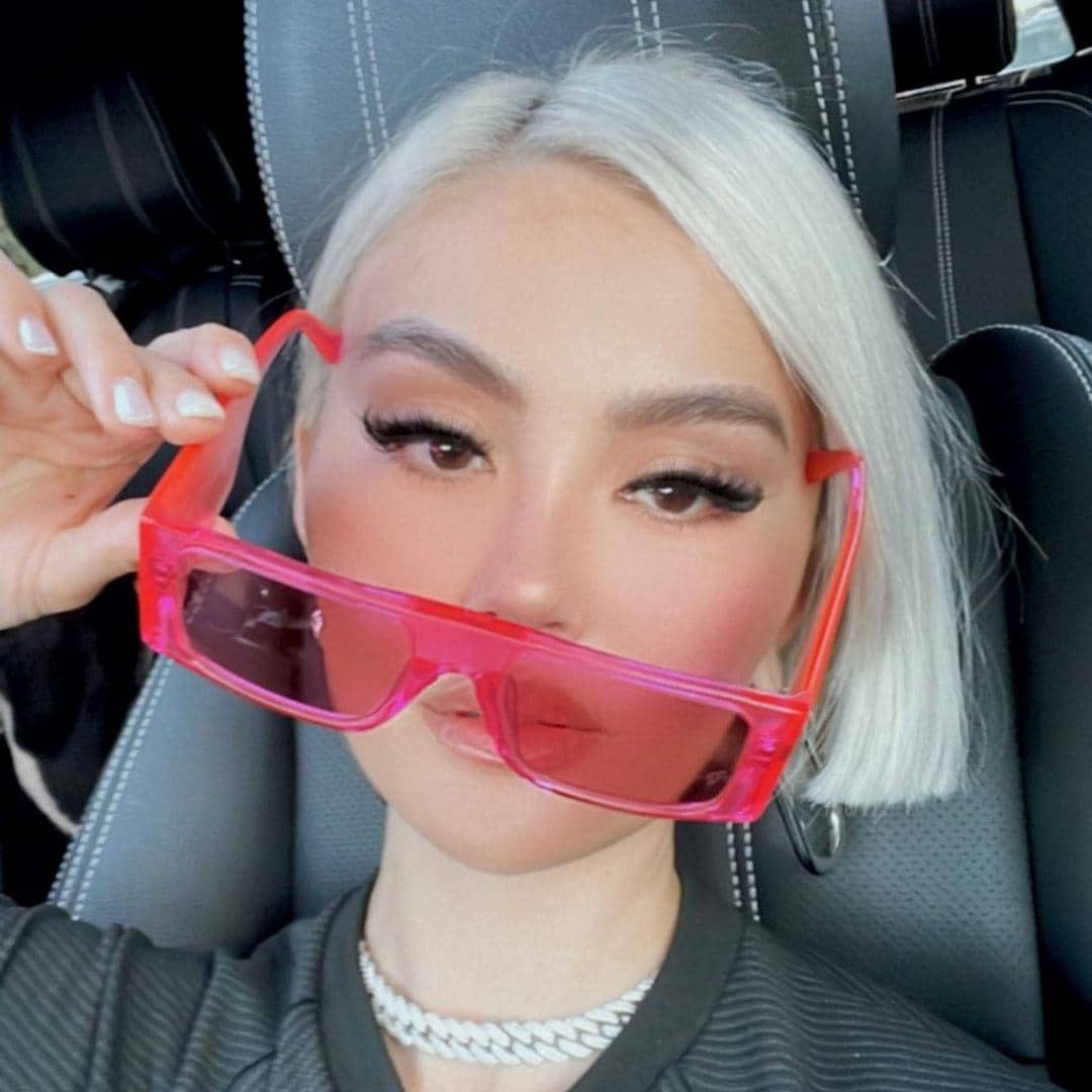 instagram.com/agnezmo