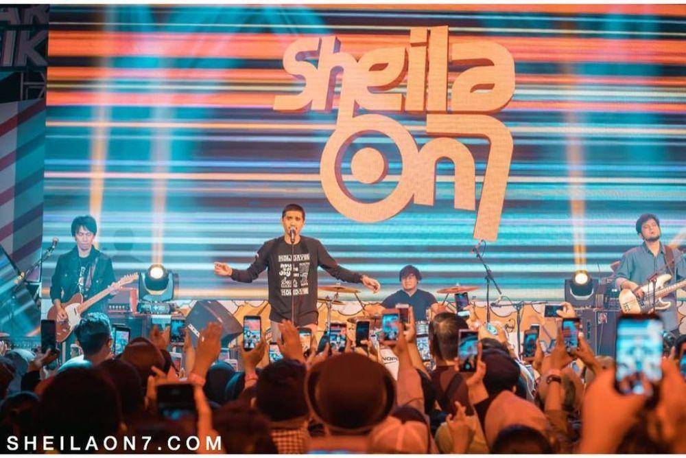 Daftar Lagu Paling Hits Sheila On 7, Mulai "Dan" hingga "Film Favorit"