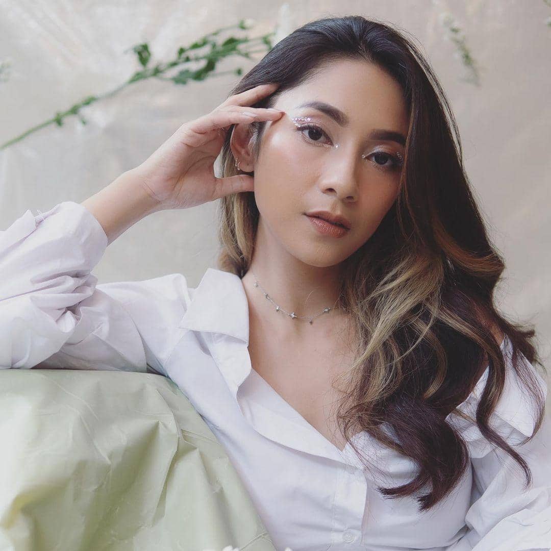 instagram.com/dindakirana.s