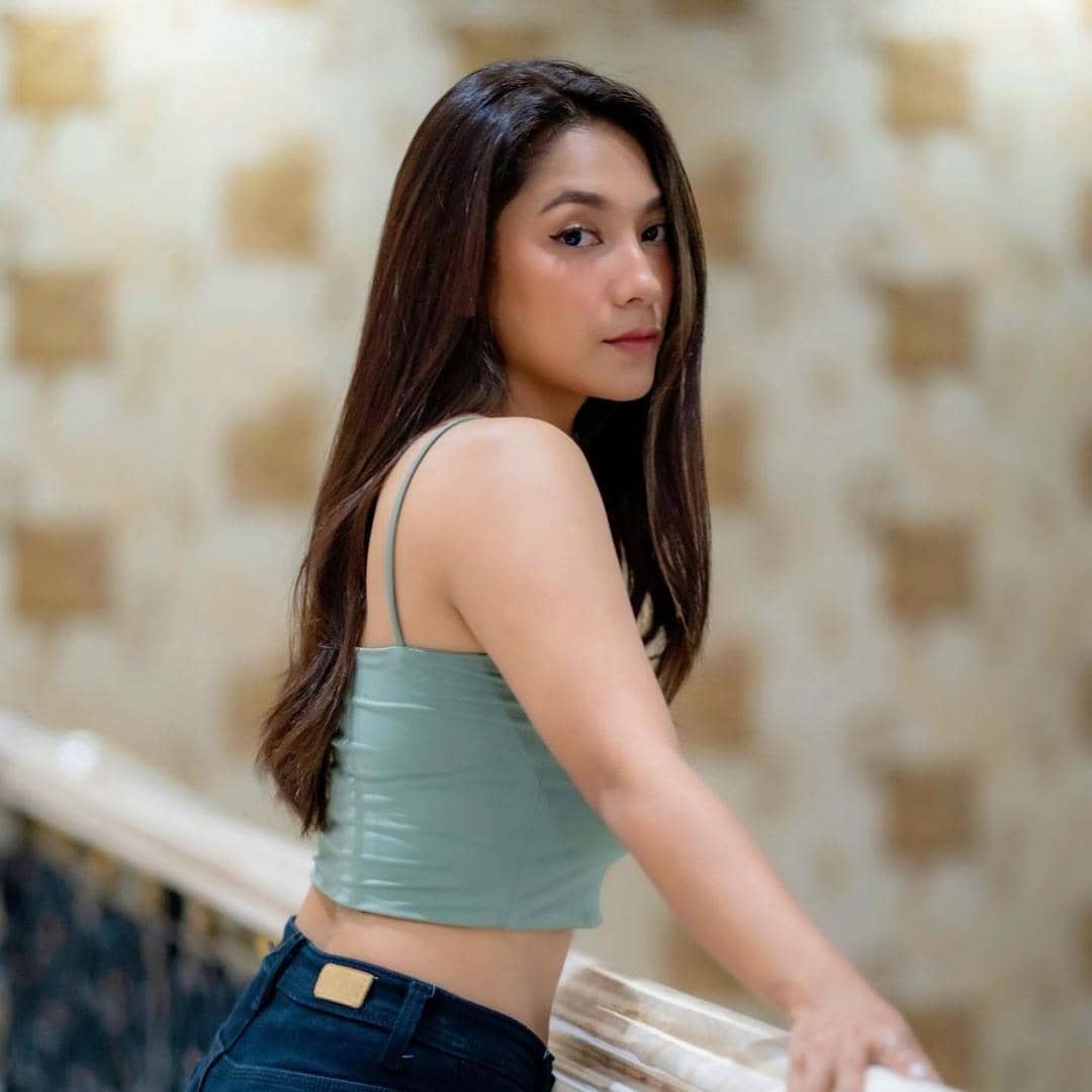 instagram.com/dindakirana.s