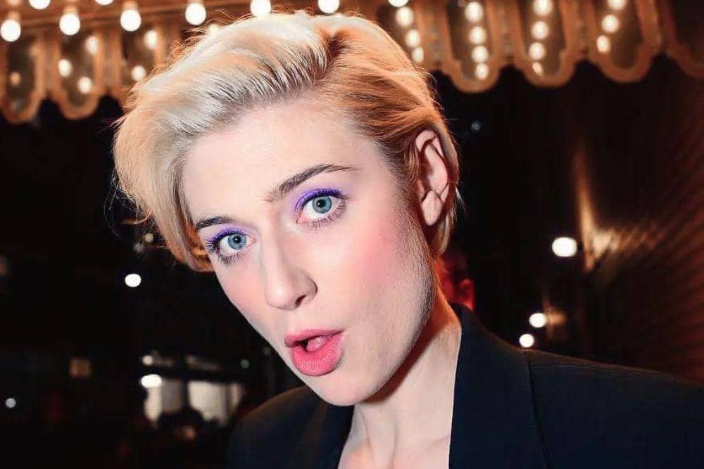 instagram.com/elizabethdebickinators