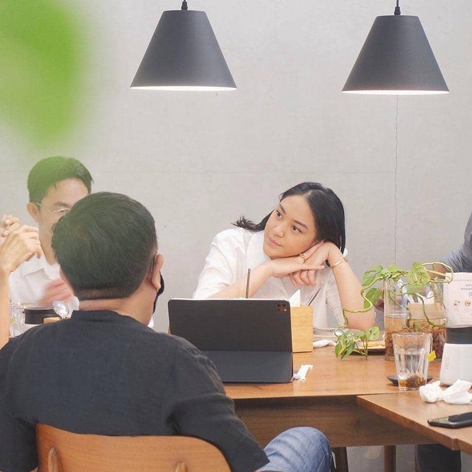 instagram.com/putri.tanjung