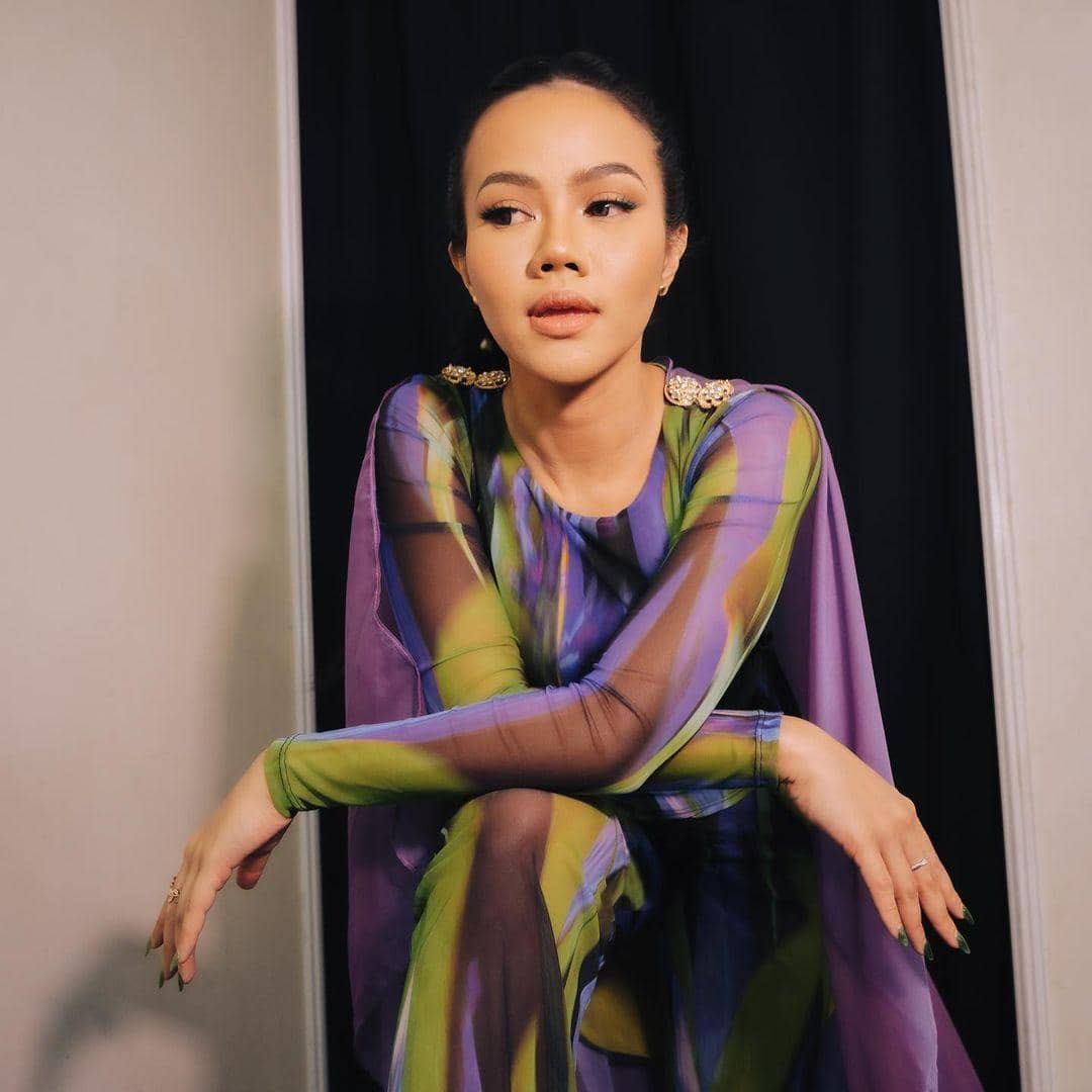 instagram.com/yurayunita