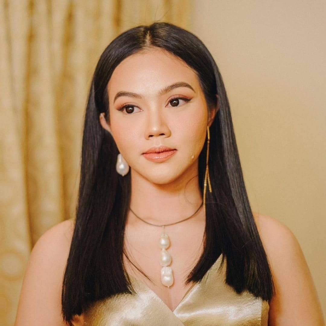 instagram.com/yurayunita