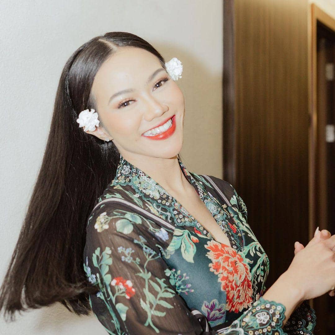 instagram.com/yurayunita