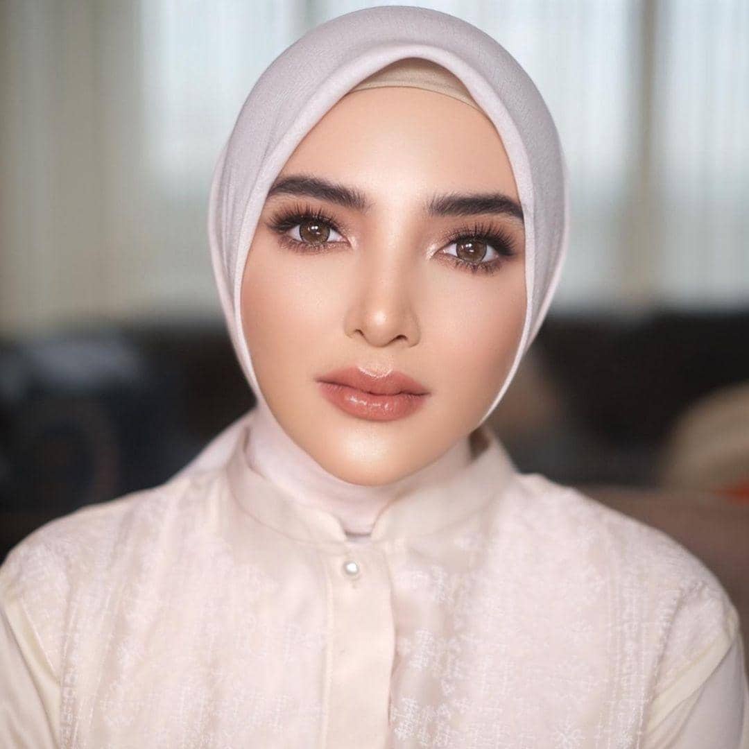 instagram.com/ashanty_ash