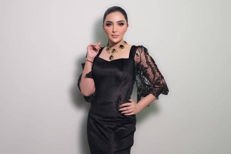 instagram.com/ashanty_ash